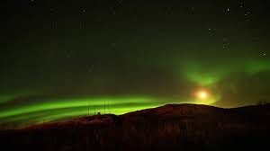 северное сияние с эмбиент-саундтреком