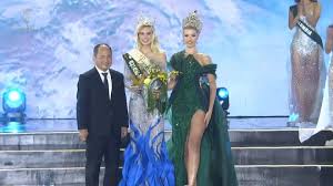 звуки подиума коронация Мисс Земля