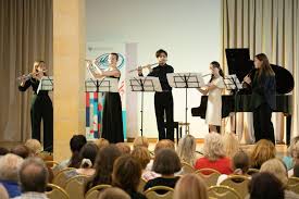 цепляющая музыка для имен с характером