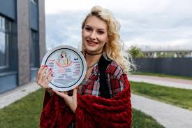 нежные струнные для личных моментов героини